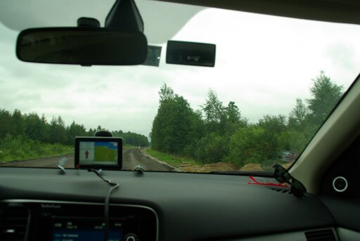 Remontowana droga na Łotwie w kierunku na Narve.
